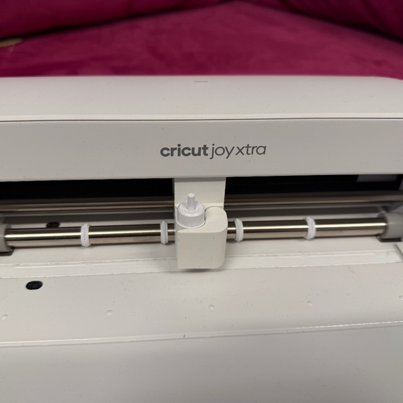 Cricut Joy Xtra (Model JCTR201C) - Lightly Used - Picture 3 of 4